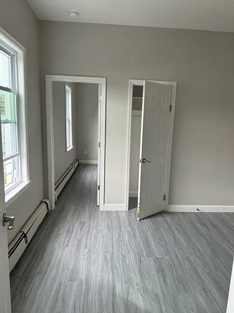 3 bed, 1000 sqft, $2,600 — Photo 2
