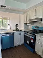 2 bed, 2.0 bath, 975 sqft, $1,975 — Photo 2