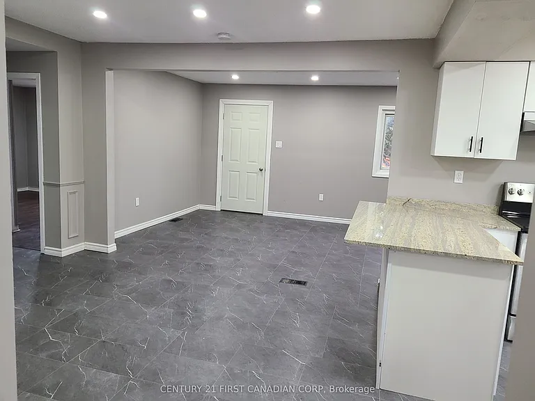 1775 Oxford St E #A — Photo 6