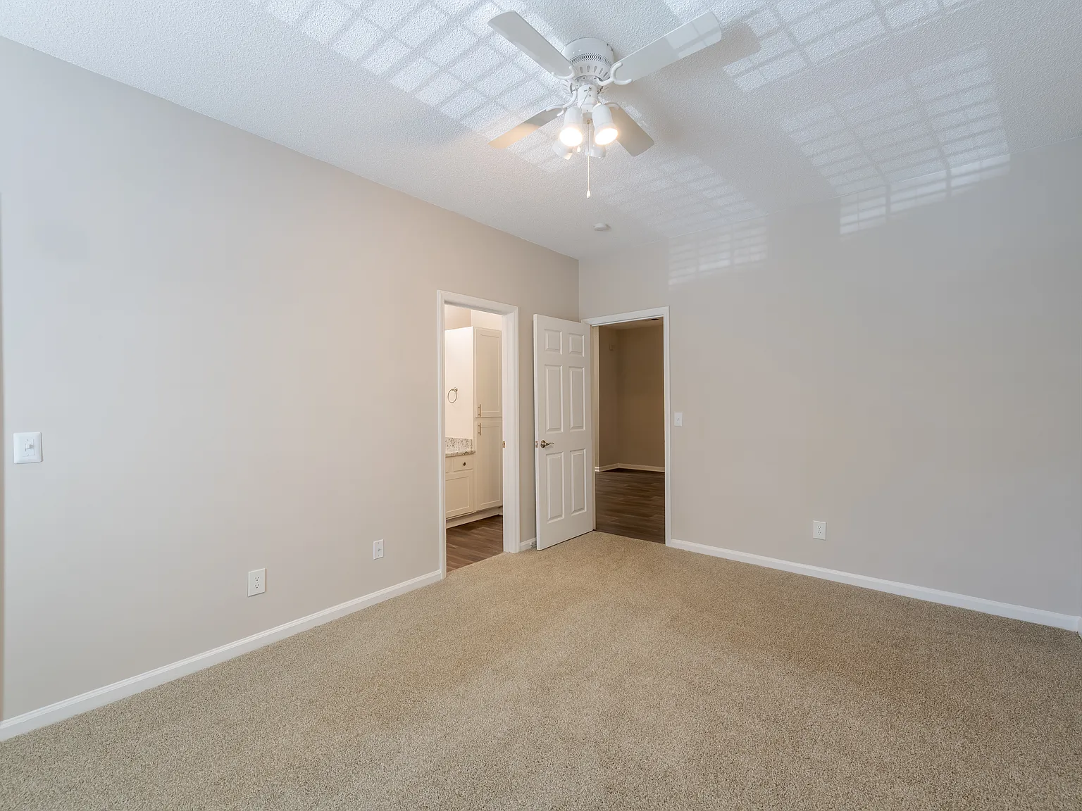 Abbington Place Apartments — Photo 4