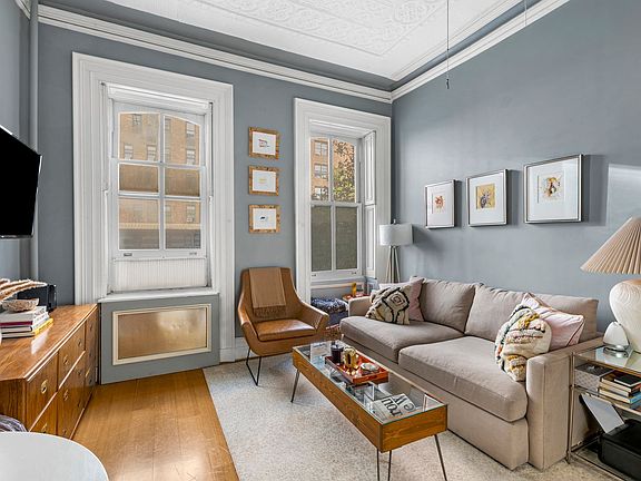 3rd image of 454 W 23rd St APT 3F