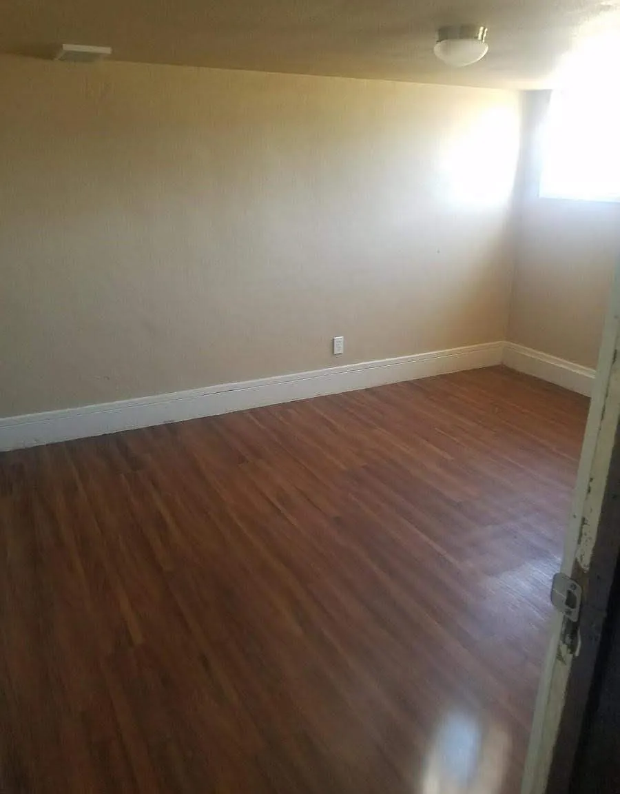 555 B — Photo 1