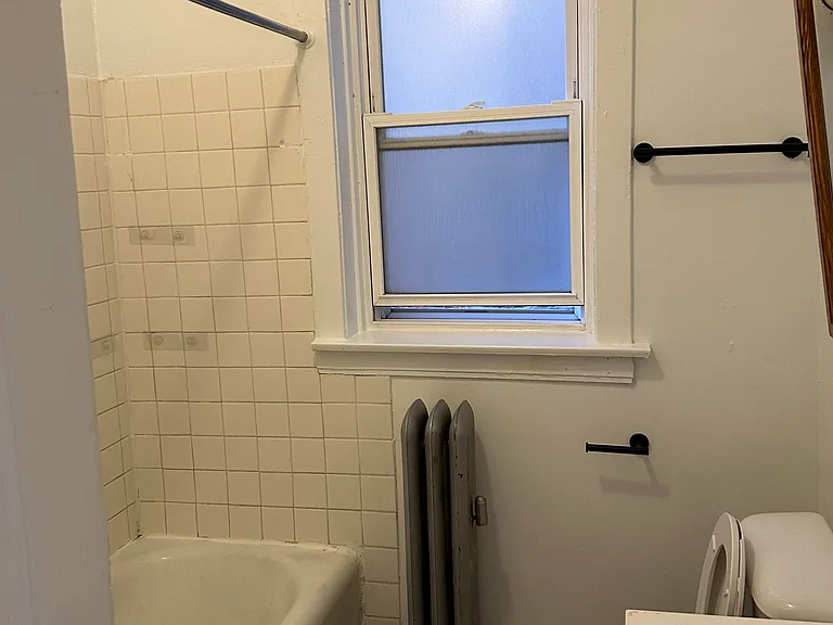 2215 S 58th Ave — Photo 9