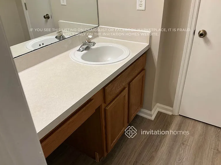 13581 Ashford Wood Ct E — Photo 23