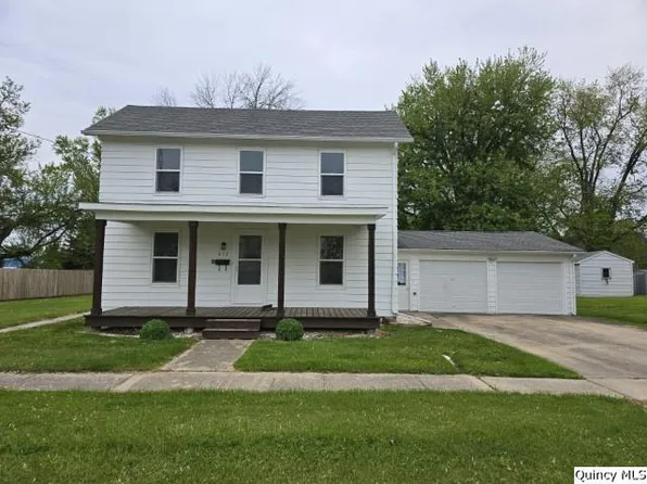237 N Marion St, Carthage, IL 62321