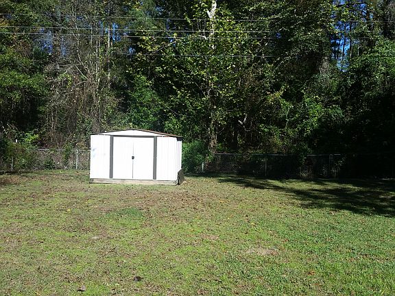 410 Northern Oak Backyard 2_11182015