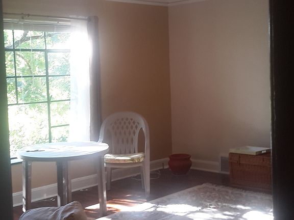 5th image of 1403 Summit Dr