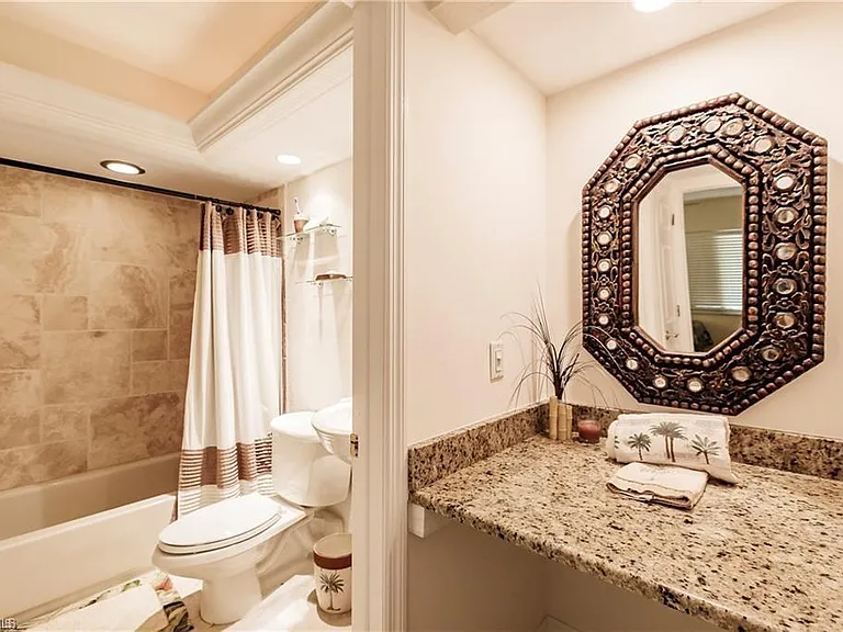 25900 Hickory Blvd #302 — Photo 10