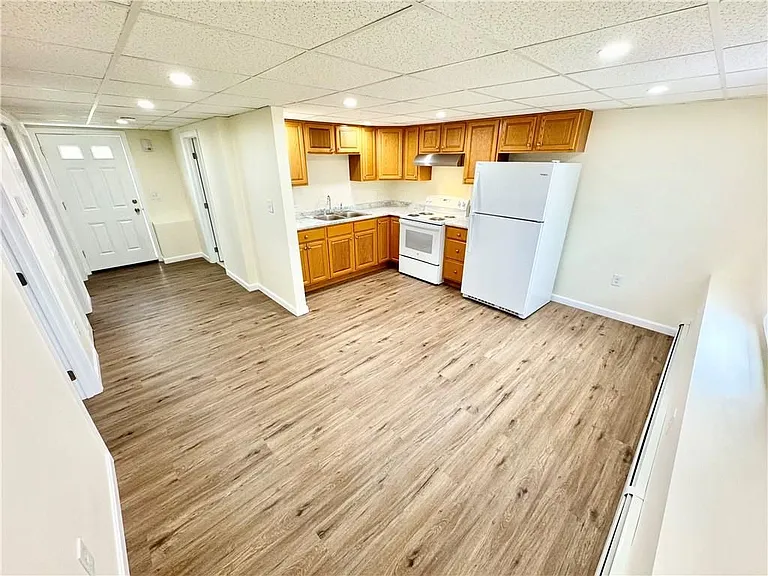 32 Silva St — Photo 16