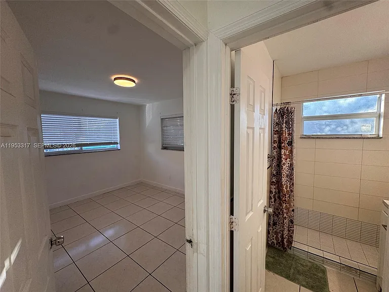1595 NE 125th St #6 — Photo 14