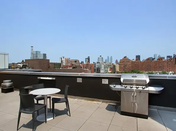 447 West 18th Street image 14 of 16