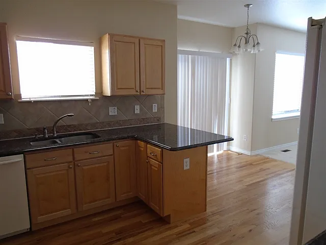 3548 Maple Cir — Photo 3