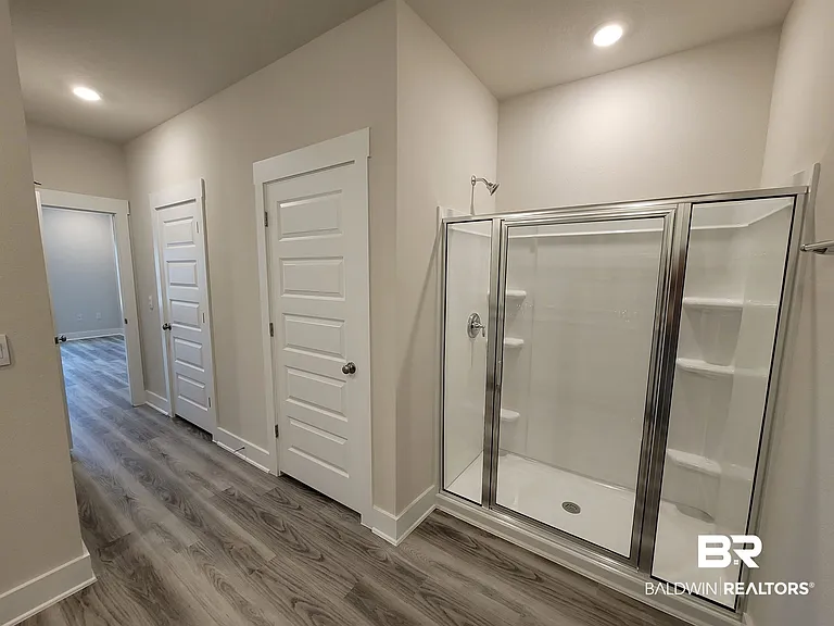 1045 Hayward Loop — Photo 12
