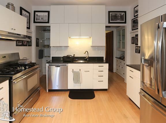 3rd image of 7712 N Eastlake Terrace # Second Floor