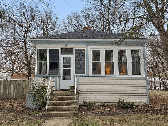 2nd image of 1812 Cedar Rd