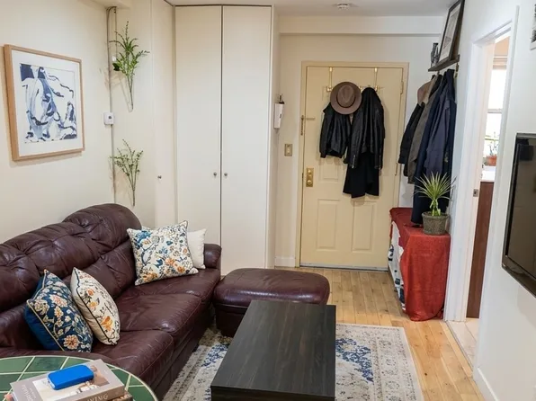 21 Ludlow St APT 3C, New York, NY 10002