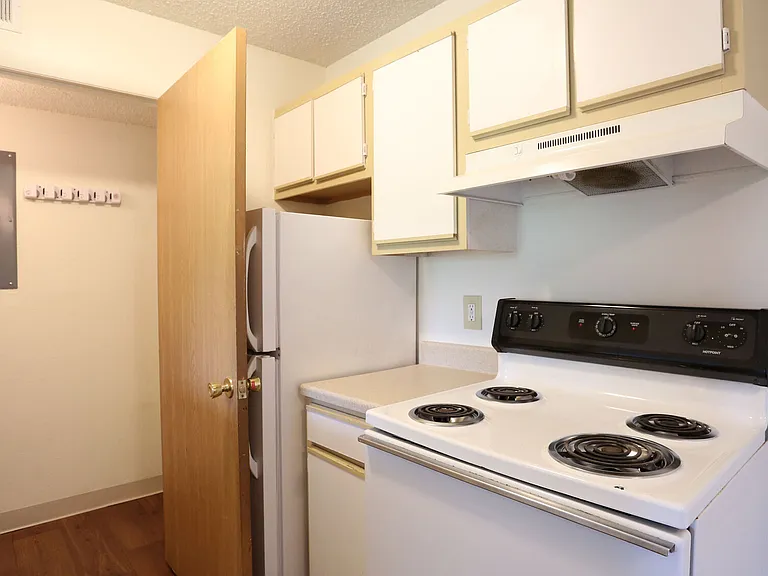 Brookstone Apartments — Photo 8