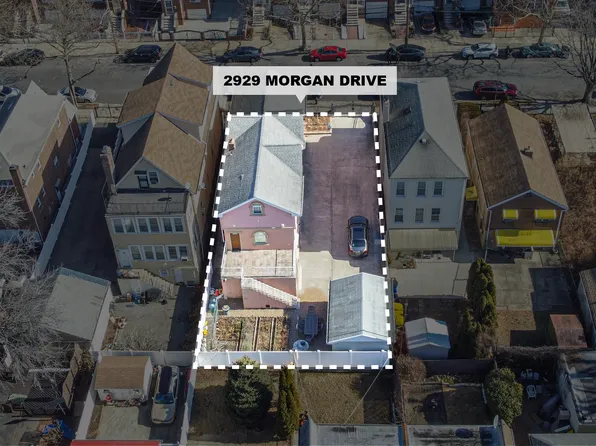 2929 Morgan Avenue image 3 of 29
