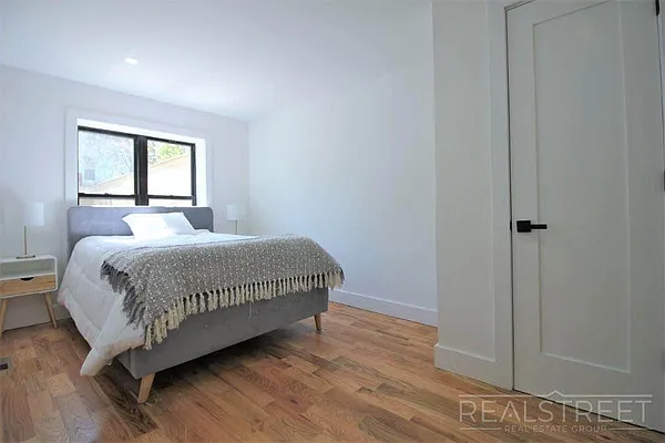 Rented by Real Street Inc | media 35