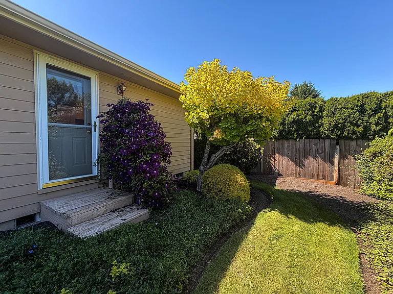 364 SE Davis Ct #364 — Photo 42