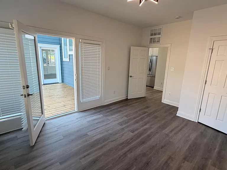 804 E Dean Keeton St — Photo 12
