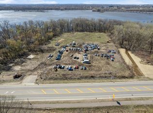 285 Flying Cloud Dr, Chaska, MN 55318