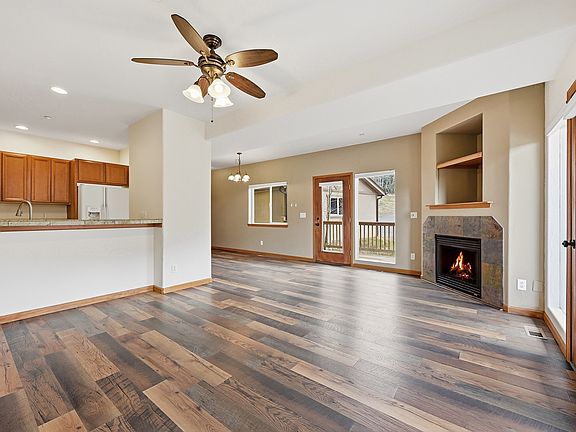 4th image of 9168 Black Mountain Dr #4