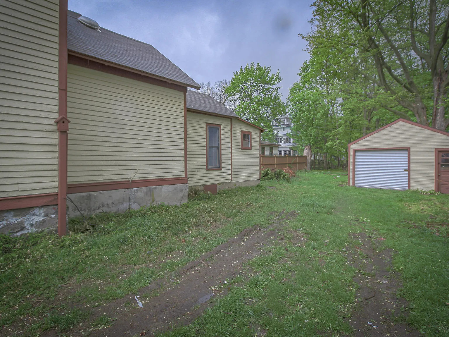 2 bed, 1348 sqft, $1,100 — Photo 3