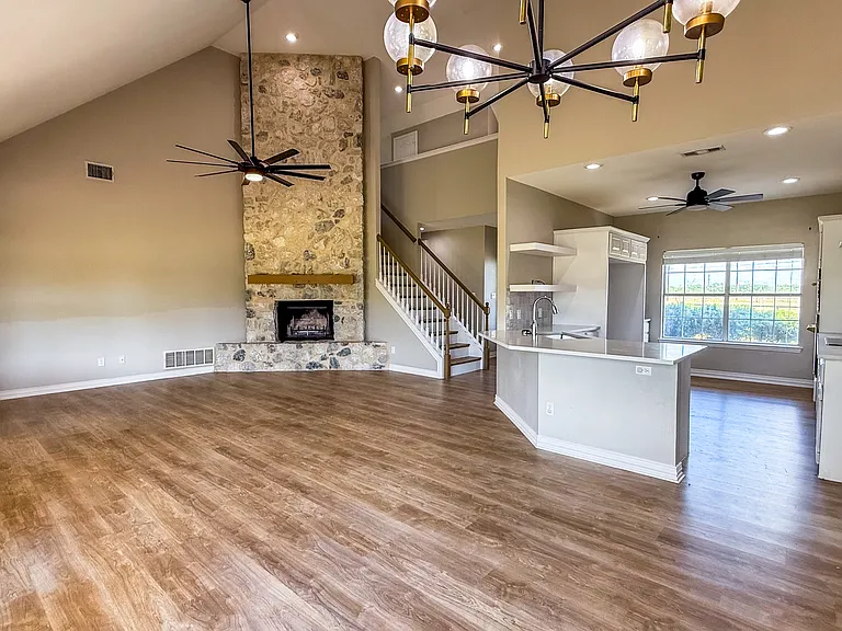 200 N Sorrells Rd — Photo 34