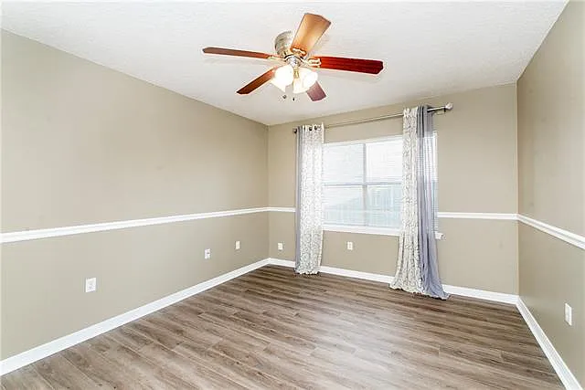 119 Larchwood Dr — Photo 15