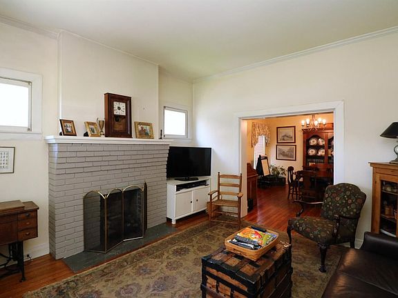 5th image of 819 Cramer Ave