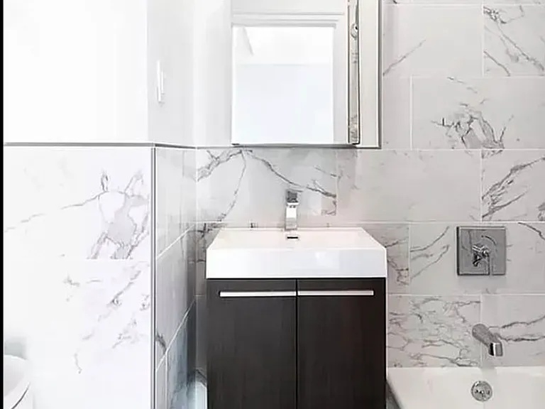 10 Sheridan Sq #10C — Photo 3