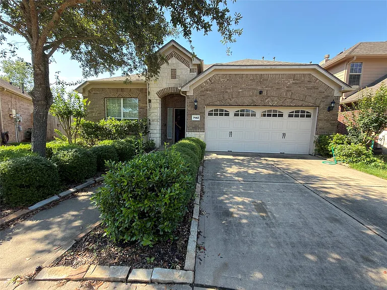 7142 Breton Bay Pass — Photo 3