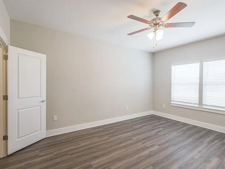 328 Date Palm Ln — Photo 14