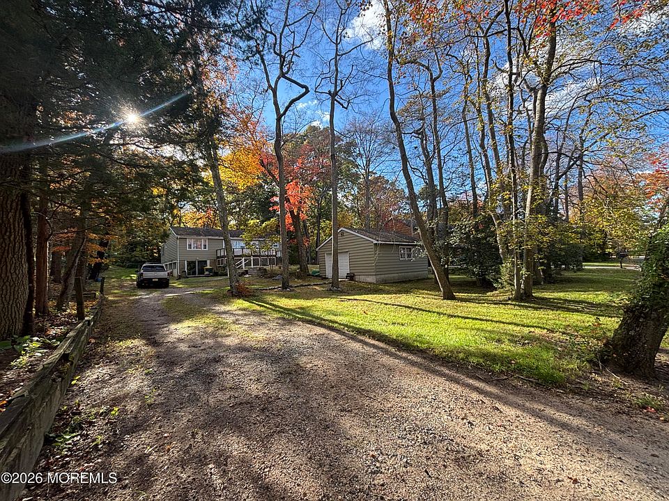 1st image of 824 S Lake Drive