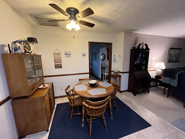 3611 Meadow Dr — Photo 14