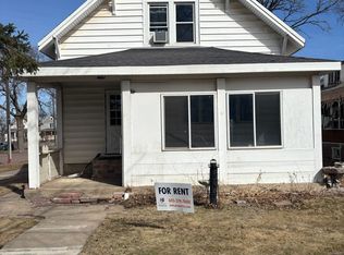 1402 E 7th St, Sioux Falls, SD 57103