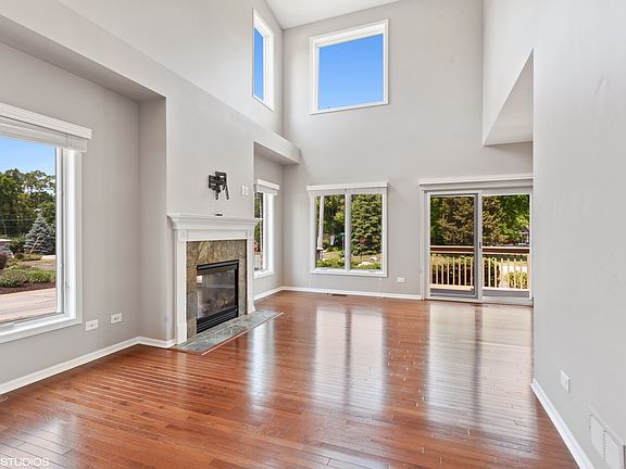 2nd image of 98 Santa Fe Ct