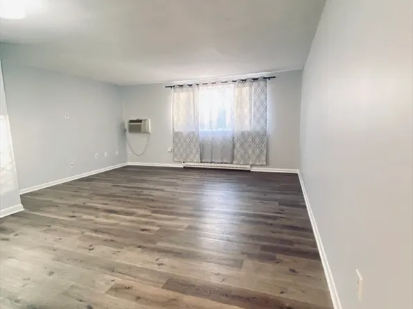 11 Weld St APT 14, Framingham, MA 01702