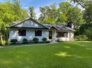 21 Londonderry Way, Summit, NJ 07901