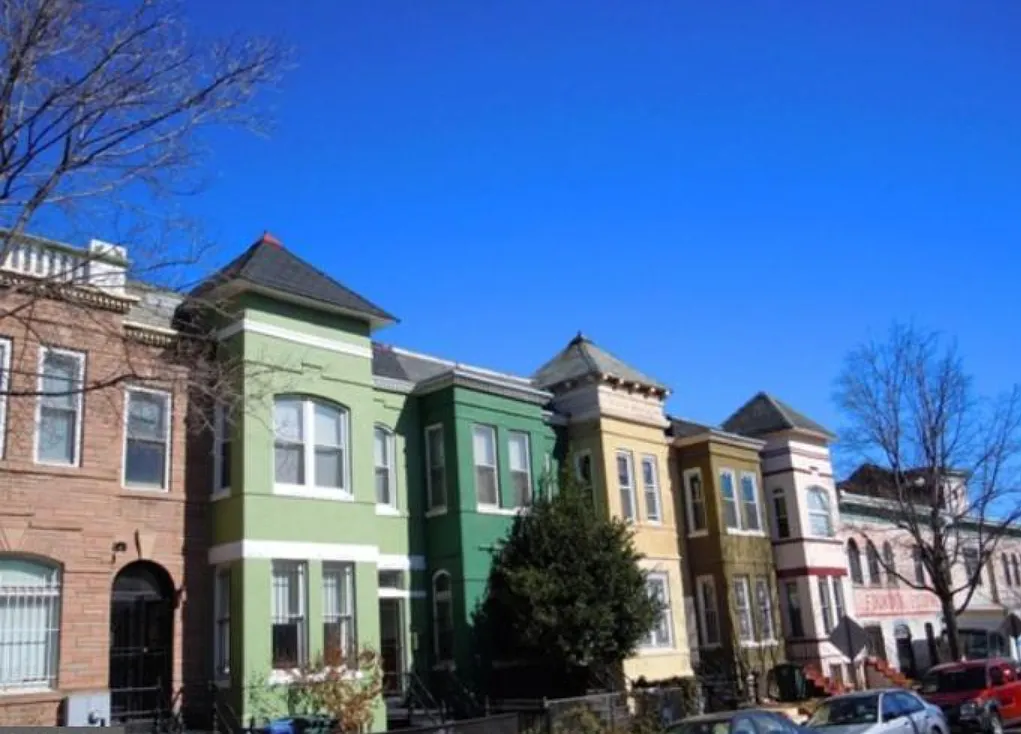 1 bed, 1.5 bath, 2400 sqft, $1,295 — Photo 1