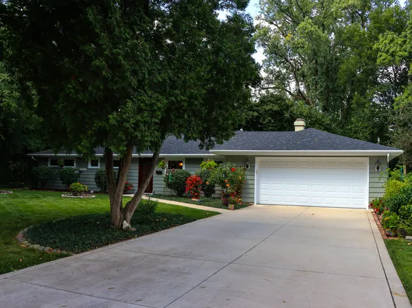 1920 N Washington St, Wheaton, IL 60187