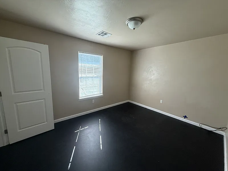 2 bed, 1.0 bath, $950 — Photo 4