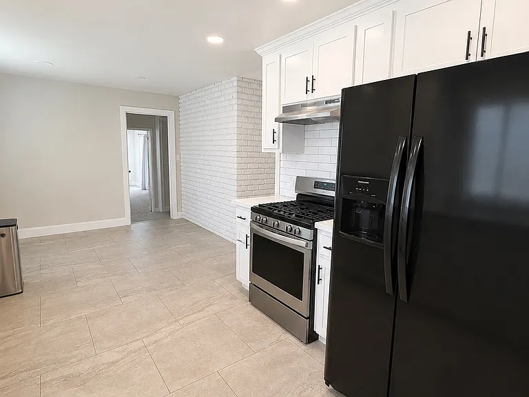 1010 Mason St — Photo 3