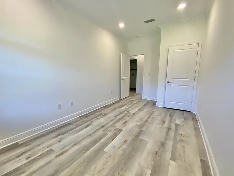 160 Kara Lake Dr — Photo 8