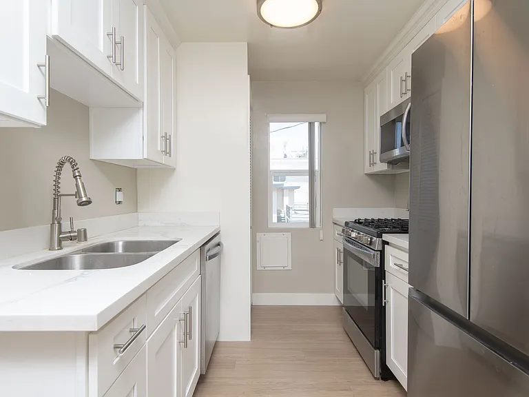 3646 Mentone Ave #9 — Photo 4