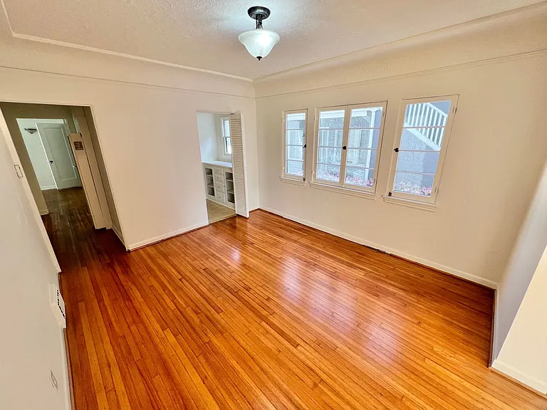 227 Granada Ave — Photo 8