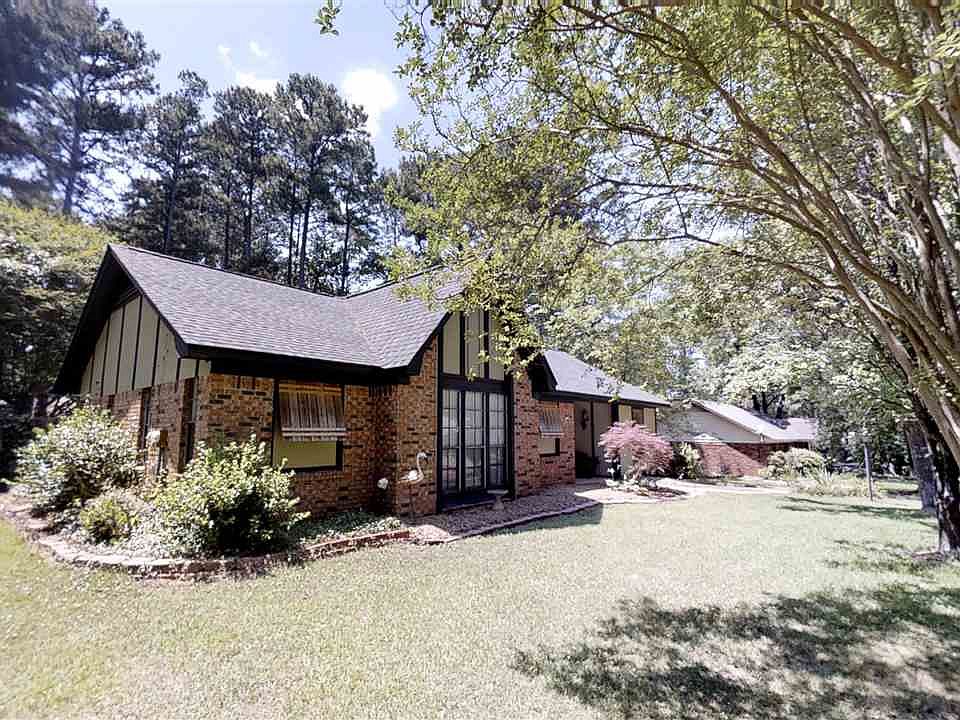 1st image of 114 Dogwood Cir