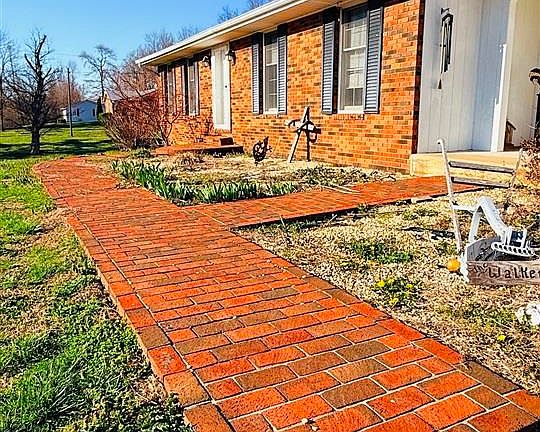3rd image of 7768 Hodgenville Rd