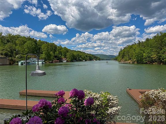 4th image of 556 Quail Ridge Blvd